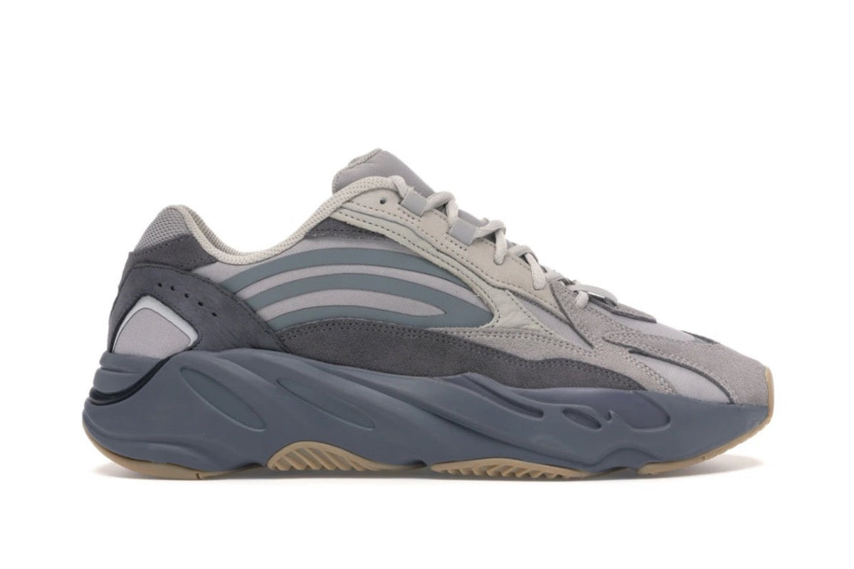 Yeezy 700 'Tephra'